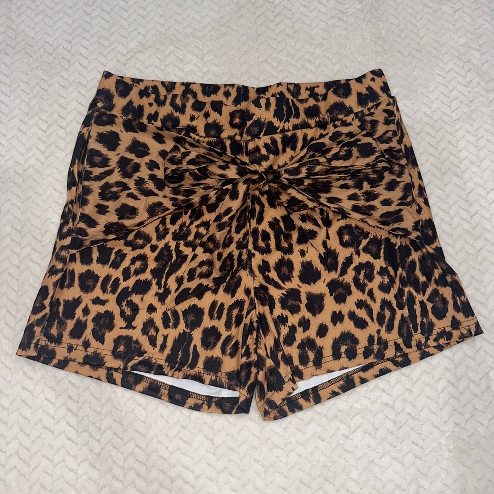 Crazy Train Leopard Print Women's Shorts
